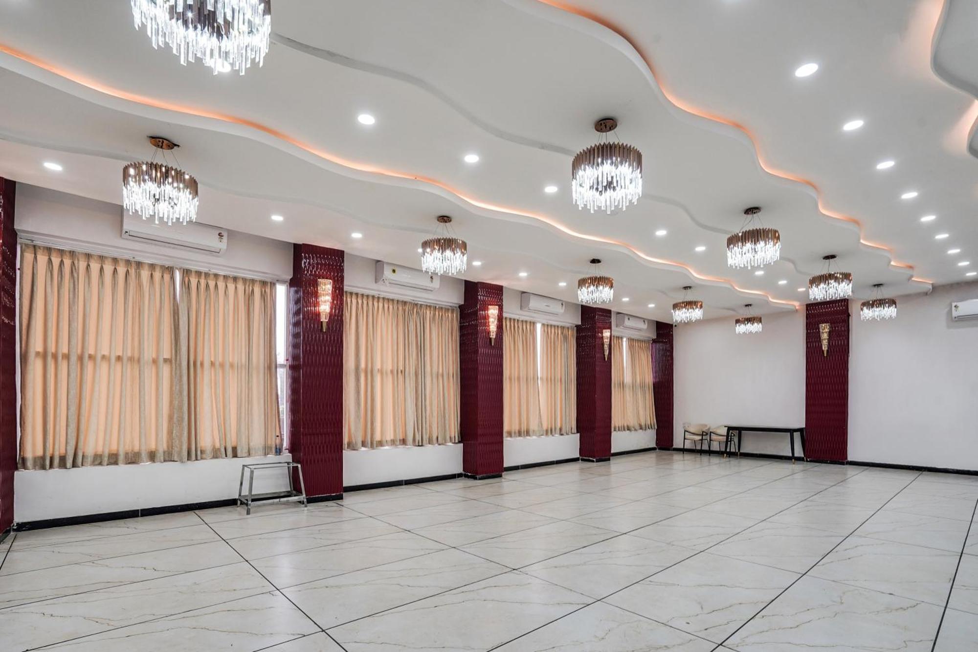 Townhouse Amanaka Formerly Hotel City Pride Rāipur Екстериор снимка